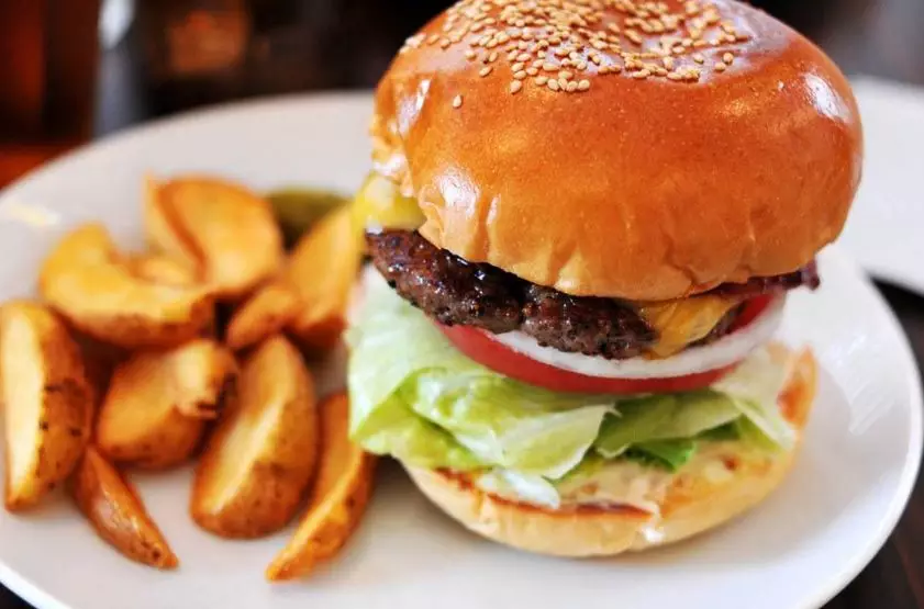 麥當(dāng)勞菜單均價(jià)降低了15%！美國快餐界掀起價(jià)格戰(zhàn)