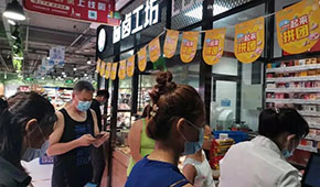 把廚房搬進超市，跟餐飲店搶生意，預制菜成零售企業(yè)“引流利器”