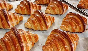 居民吃泡面，居委吃瑞士卷上熱搜  冷凍烘焙正開啟冷食新藍(lán)海